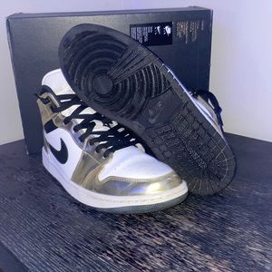 Nike Jordan 1 Metallic Gold
